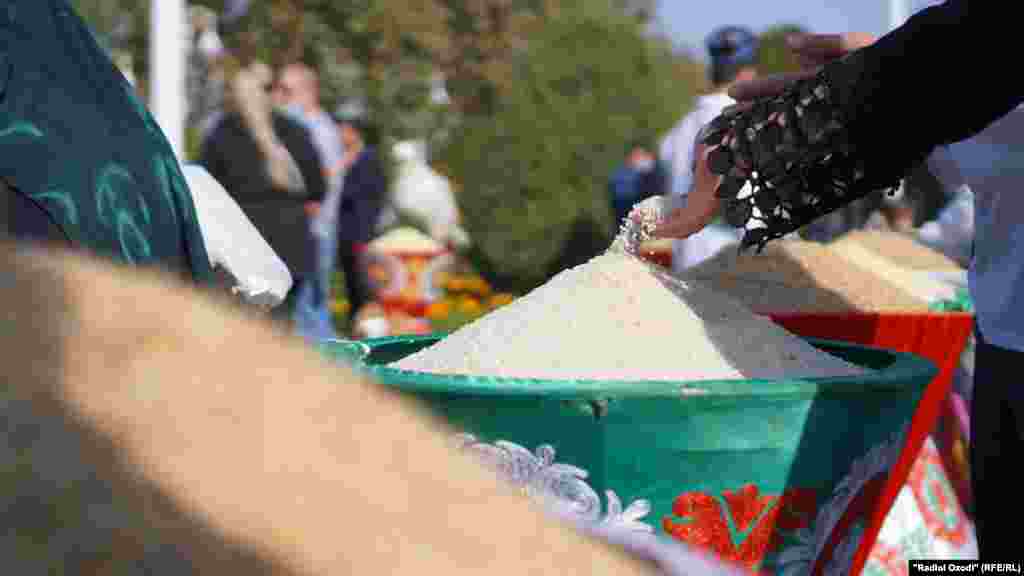 Праздник Мехргон в Душанбе