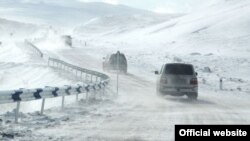 Հայաստանի ավտոմայրուղիներից մեկը ձմռանը, արխիվ