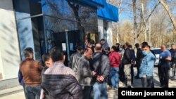 DSQga norozilik bildirib borgan tadbirkorlardan bir guruhi. Toshkent, 2021, 16 - fevral