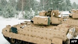 ABŞ tankları Latviyada təlim zamanı. Noyabr, 2014