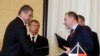 Заместитель председателя правления "Газпрома" Александр Медведев, Игорь Сечин и, предположительно, задержанный в Польше Михал Шубский