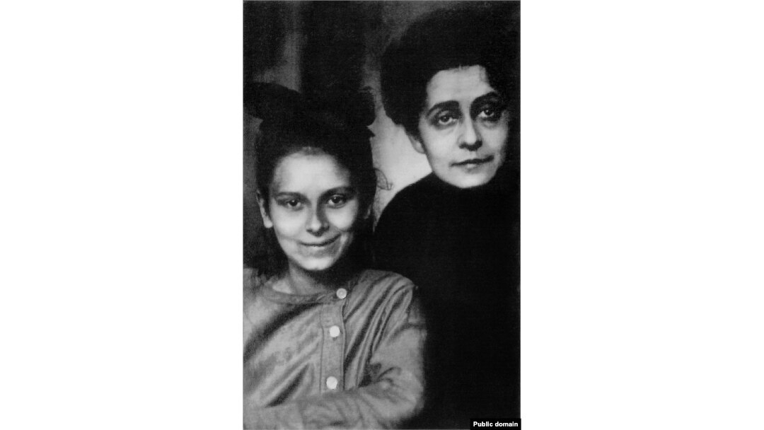 Ариадна с матерью Татьяной Шлёцер