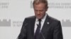 Președintele Consiliului European Donald Tusk vorbind la terminarea summitului Uniunii Europene de la Bratislava