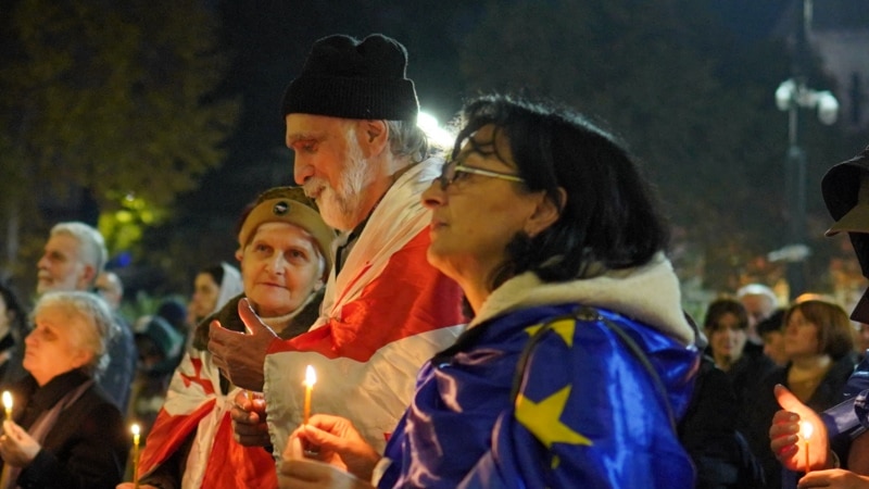 ახალი კანონის გამო პოლიციას აცნობეს, რომ პარლამენტთან, ტროტუარზე აქცია გაიმართება