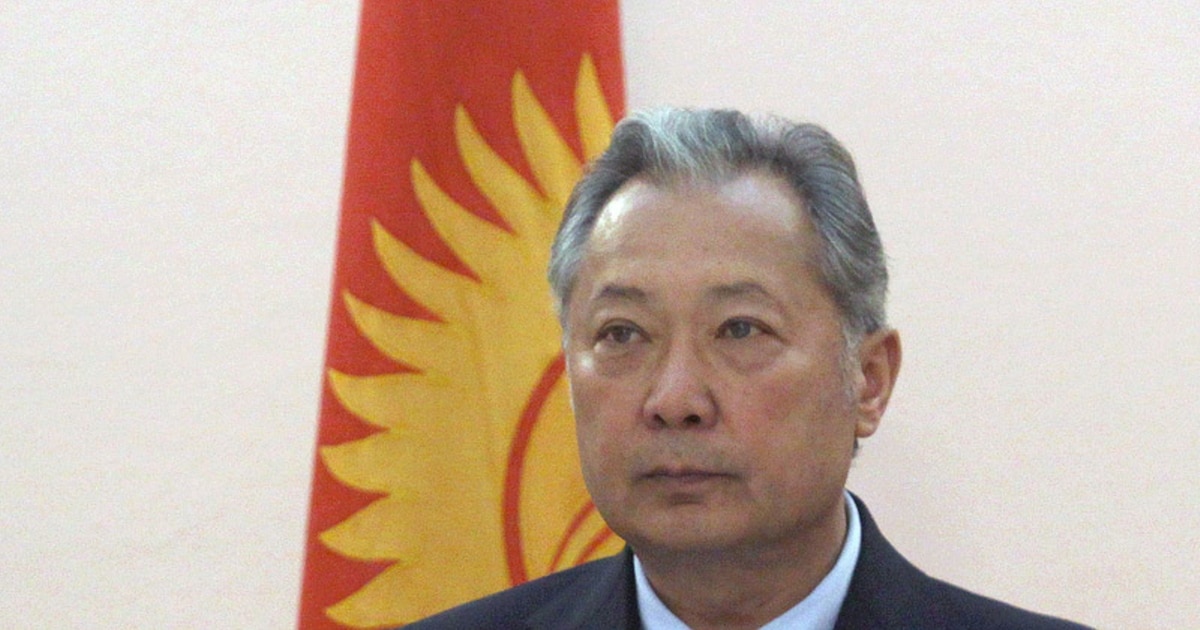 Үлкен қара әтешпен хардкор секс кеуделі ақ шлюха ебля