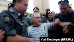 Задержание Гарри Каспарова у Хамовнического суда, 17 августа 2012