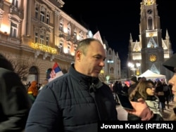 Dušan Adamović iz Novog Sada za RSE kaže da veruje da studentska lista ima "velike šanse" za pobedu na izborima, 17. januar 2025.