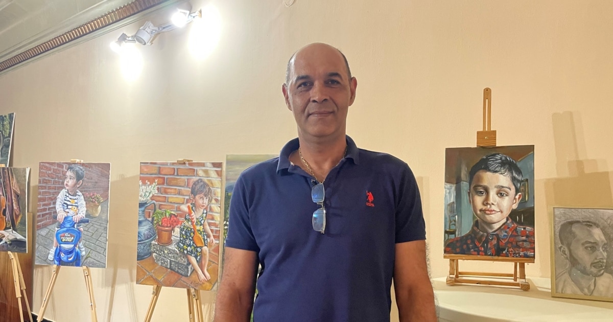 Той чака самостоятелна изложба в Белгия, където живее от 12