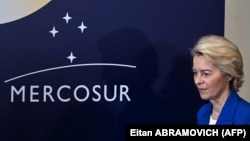 Глава Еврокомиссии Урсула фон дер Ляйен на саммите МЕРКОСУР в Монтевидео, Уругвай, 6 декабря 2024 года