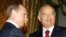 Орусиянын президенти Владимир Путин менен Өзбекстандын мурдагы президенти, маркум Ислам Каримов. 