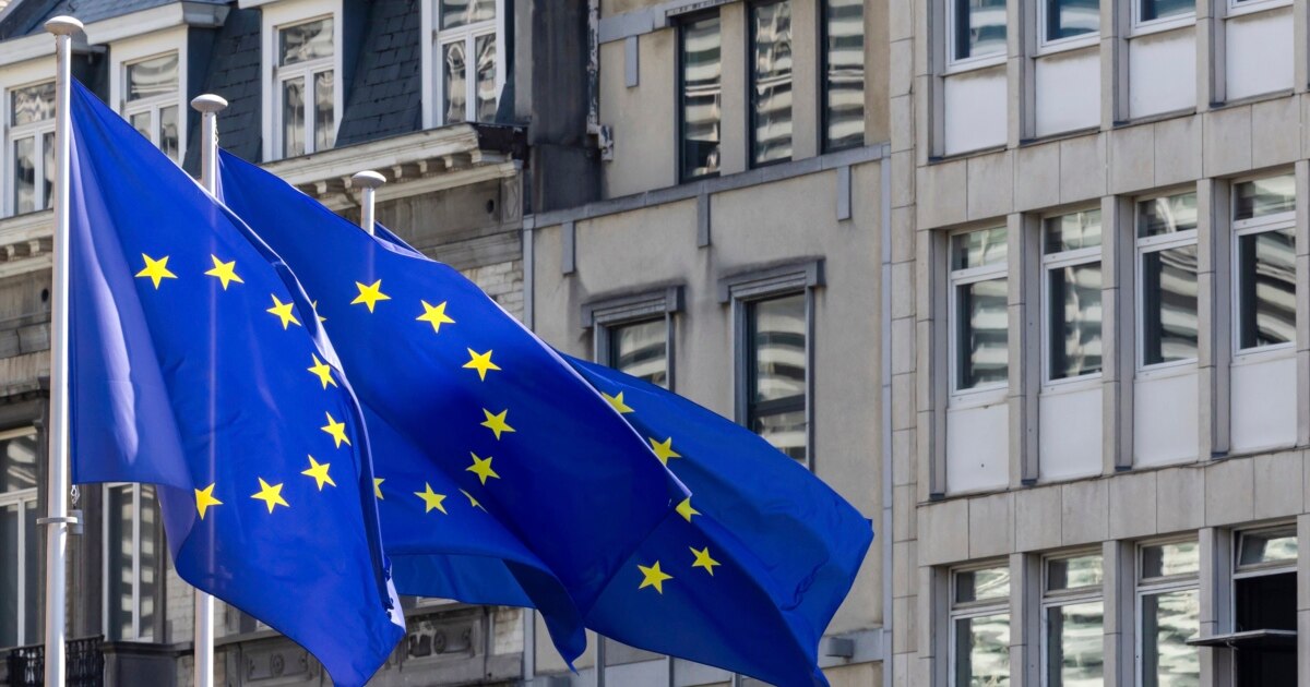 Украинадан келген Юлияның есінен танып жатқанын көріңіз