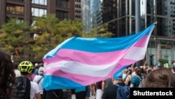 Флаг трансгендерных людей.