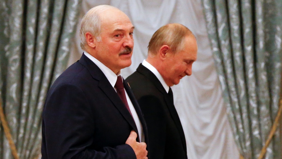 The Week In Russia: Tough Talk, Tactical Weapons, And An Unprecedented Arrest - Vimarsana News