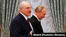 Russian President Vladimir Putin (right) and Alyaksandr Lukashenka of Belarus said talks in Moscow on September 9 had advanced plans on deeper integration, but no documents were signed, indicating that roadblocks remain.
