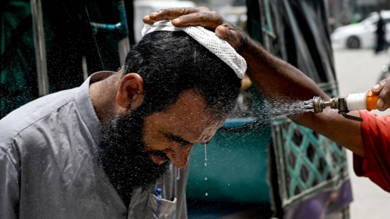 بیش از ۵۰ تن در اثر گرمای شدید در کراچی پاکستان جان باختند