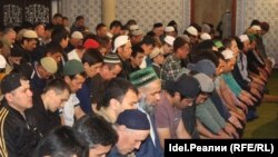 Праздничный намаз в Уфе в мечети "Ляля-Тюльпан"