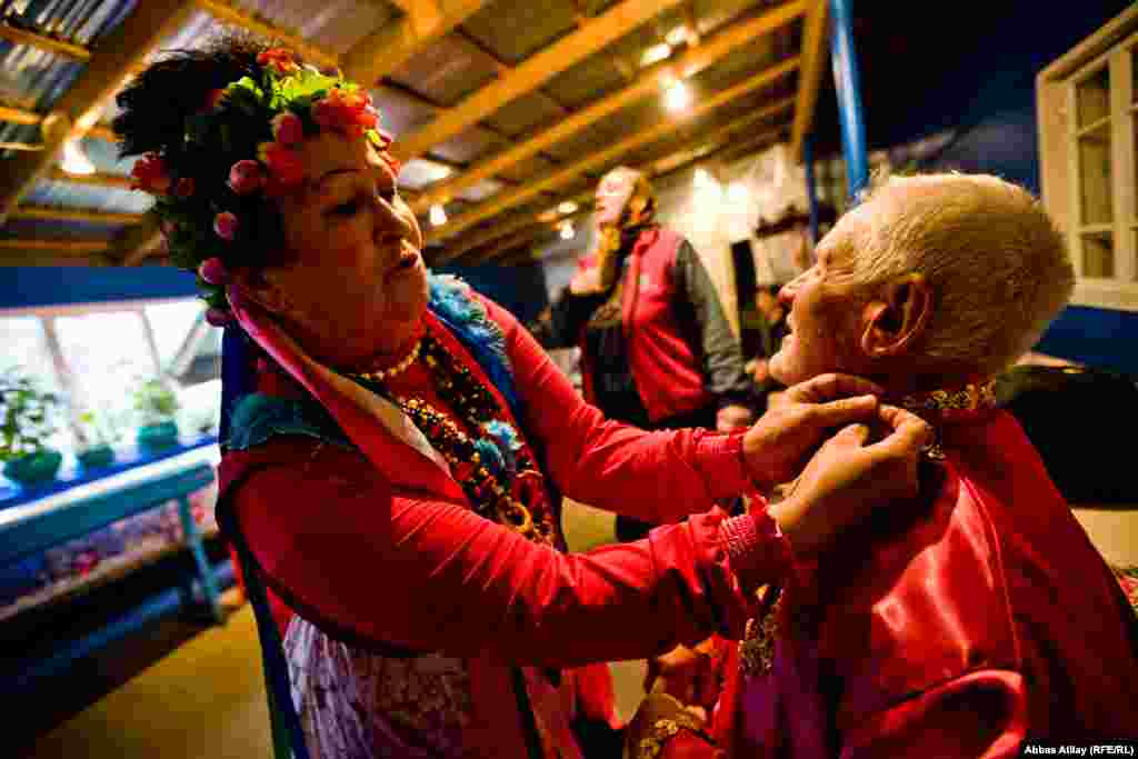 Malakanların milli folk qrupu. Onlar vaxtaşırı toplaşır, çalıb-oynayır, şənlənirlər.