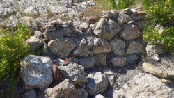 Остатки стен древней крепости – исара