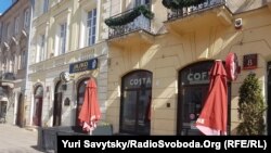 Кав'ярні та ресторани у Польщі призупинили свою роботу