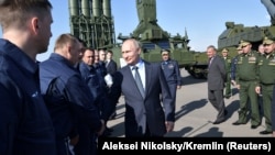 Визит президента России Владимира Путина в летно-испытательный центр военного аэродрома Ахтубинск, 14 мая 2019 года