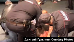 Задержание участников конференции "Открытой России" во Владивостоке