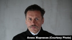 Беларускі музыка Зьміцер Вайцюшкевіч. Здымак: Алекс Жарнасек