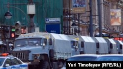 Russia -- Police trucks near Triumfalnaya square in Moscow prior to "Strategy - 31" action, 31Jan2011