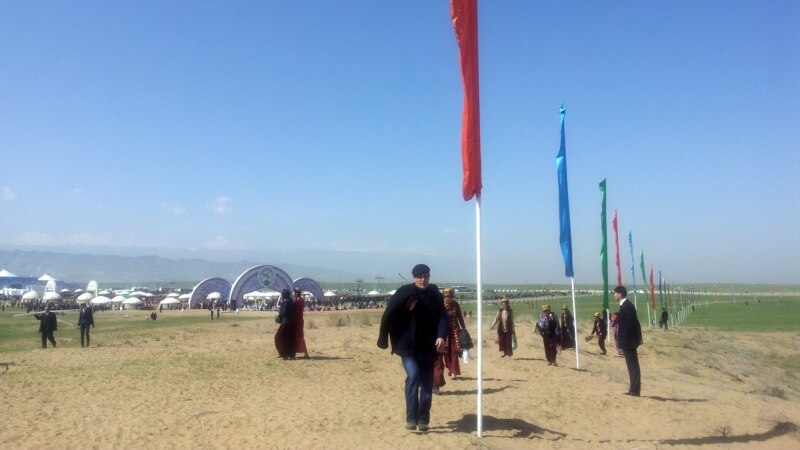 Türkmen prezidenti agaç ekişligi, Nowruzy ýokary derejede geçirmegi tabşyrdy