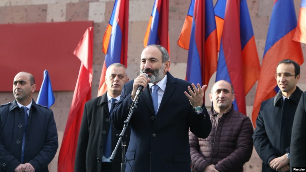 Փաշինյանը հրահանգել է իրեն դավաճան ասողների հարցերը տեղում լուծել՝ բռնել ու ծեծել․«Հրապարակ»