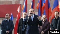 Armenia - Prime Minister Nikol Pashinian addresses a rally in Aparan, November 21, 2018.