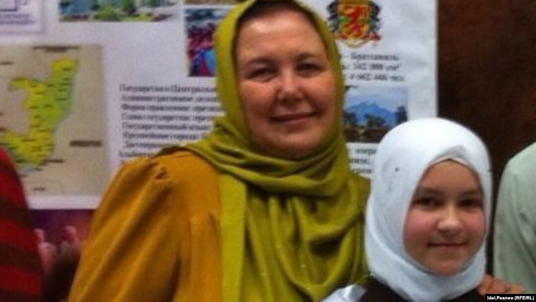 Адилә Яңгличева укучысы белән