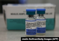 Вакцины против кори, свинки и краснухи в одной из американских аптек