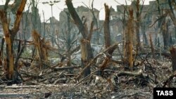 Russia -- devastated centre of Grozny January 4, 1995.