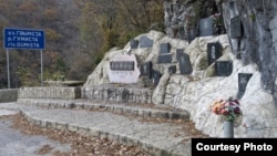 Гумиста из довоенного места турпоходов и пикников выходного дня превратилась в символ раскола населения Абхазии на две непримиримые половины, в кровавую межу, разделившую их