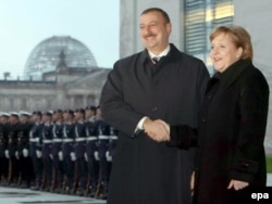 Almaniya kansleri Angela Merkel və Azərbaycan prezidenti İlham Əliyev (Arxiv)