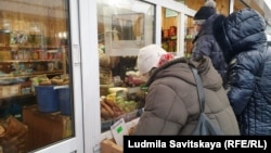 Покупатели в одном из магазинов России, иллюстрационное фото