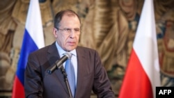 سرگئی لاوروف، وزیر امور خارجه روسیه می‌گوید که برای نخستین بار علائم دلگرم‌کننده‌ای در رابطه با حل مناقشه اتمی تهران دیده می‌شود