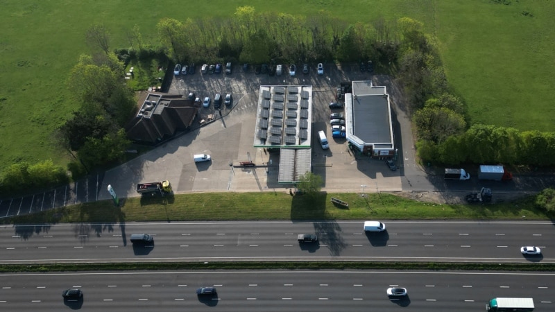 افزایش چشمگیر تقاضای خانگی برای انرژی خورشیدی در اروپا هم‌زمان با جنگ ایران