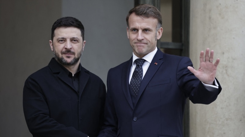 Zelenskyy In Paris, Witkoff To Moscow, In 'Pivotal Week' For Ukraine Talks