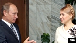 Prime Minister Vladimir Putin (left) with his Ukrainian counterpart Yulia Tymoshenko will meet in October.