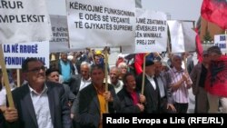 Sindikalni protest u Prištini, maj 2013.