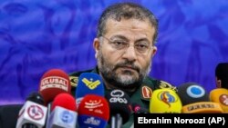 رئيس سازمان بسیج گفته در شبکههای اجتماعی «اکانت فیک» نداریم و کاربران «بسیجی و انقلابی» فعالیت «خودجوش» دارند