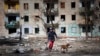 Háborús pusztítás nyomai Mariupolban március 29-én