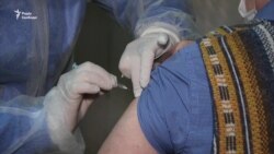 В Одесі вакцинують літніх людей, медиків і вчителів, які проводитимуть ЗНО (відео)