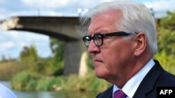 Франк-Вальтер Штайнмаєр під час поїздки до Слов'янська на Донеччині, 15 вересня 2016 року