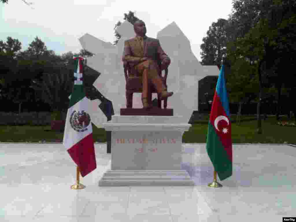 Heydar Aliyev&#39;s latest statue was unveiled in Mexico City on August 23, 2012.&nbsp;