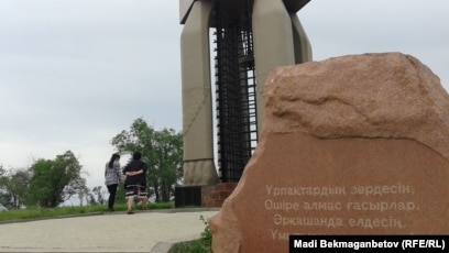 қызыл жалаңаш семіз жетілген әйел