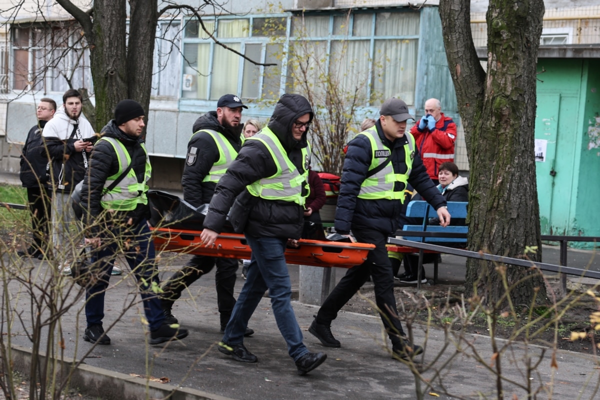 Масована атака на Київ: пожежі майже в усіх районах міста, кількість загиблих зростає (фотосвідчення)