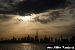 Pogled na Burj Khalifa neboder u Dubaiju