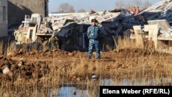 "Бесоба" тұрғын үй кешеніндегі құлап қалған үй. Қарағанды, 7 сәуір 2012 жыл.